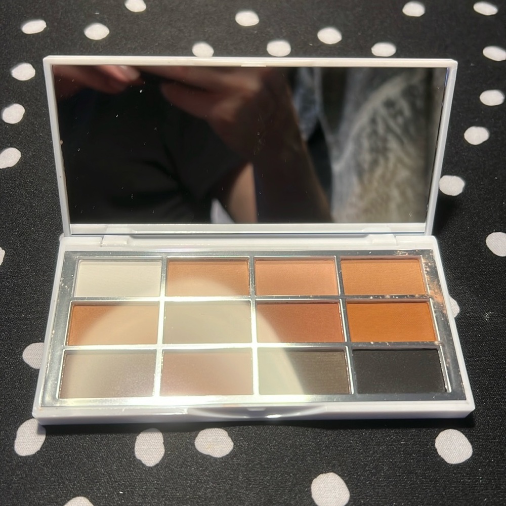 New Lash Step Matte About You Eyeshadow Palette